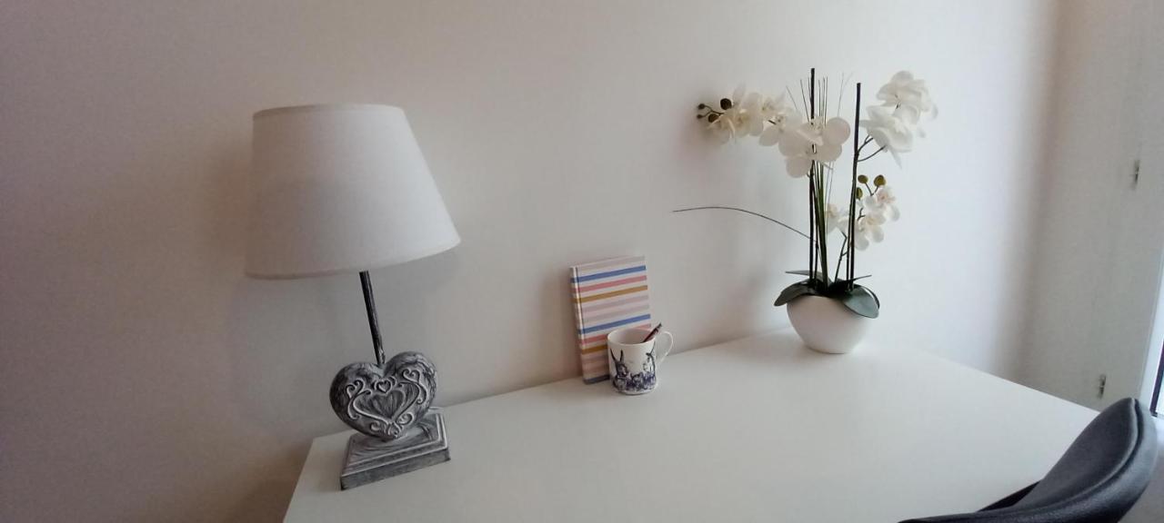 Studio Meuble Bussy-Saint-Georges Luaran gambar