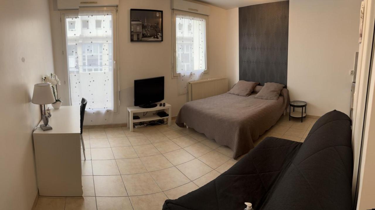 Studio Meuble Bussy-Saint-Georges Luaran gambar